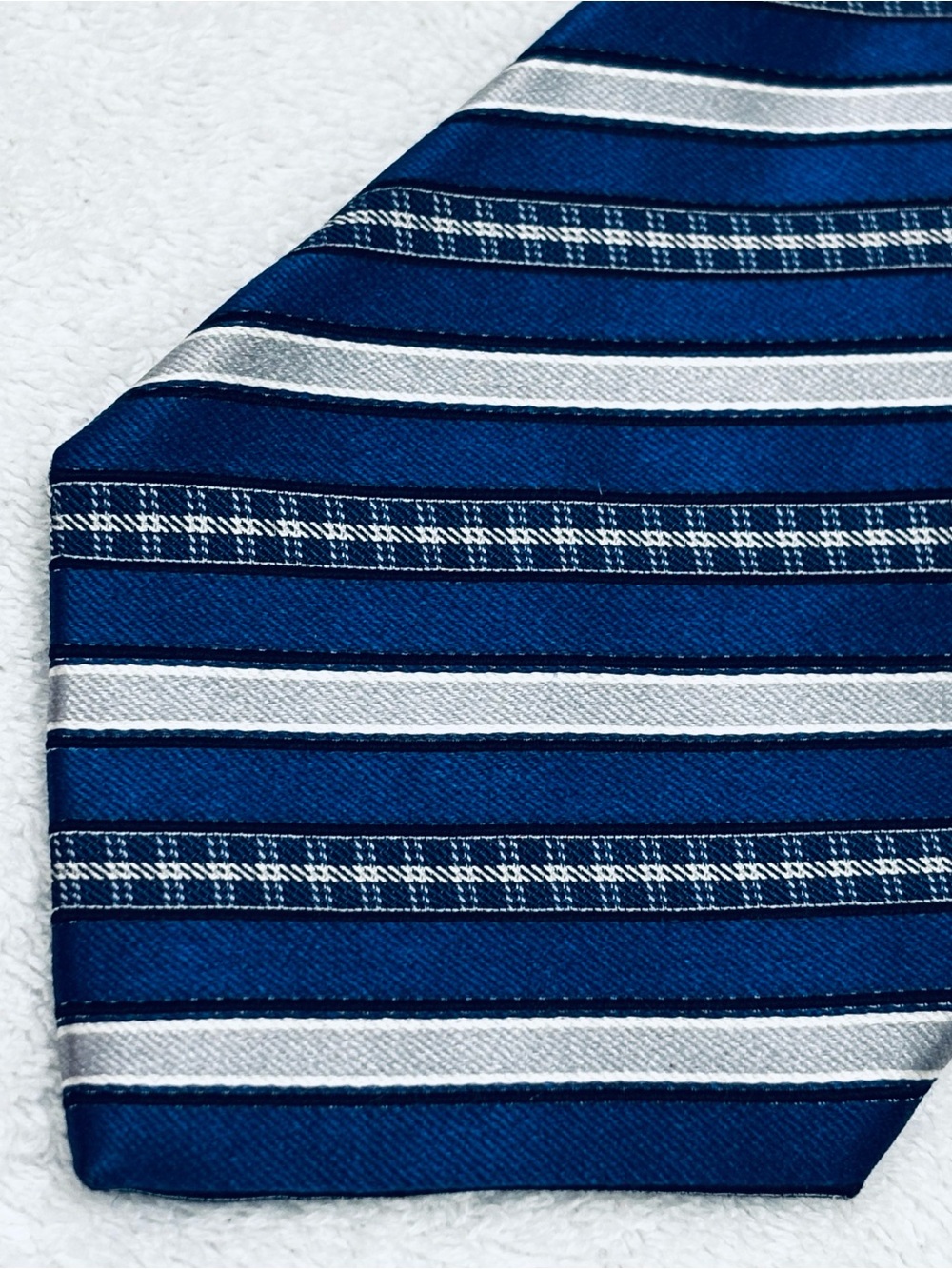 Brand New High Quality Tie By Tasso Elba